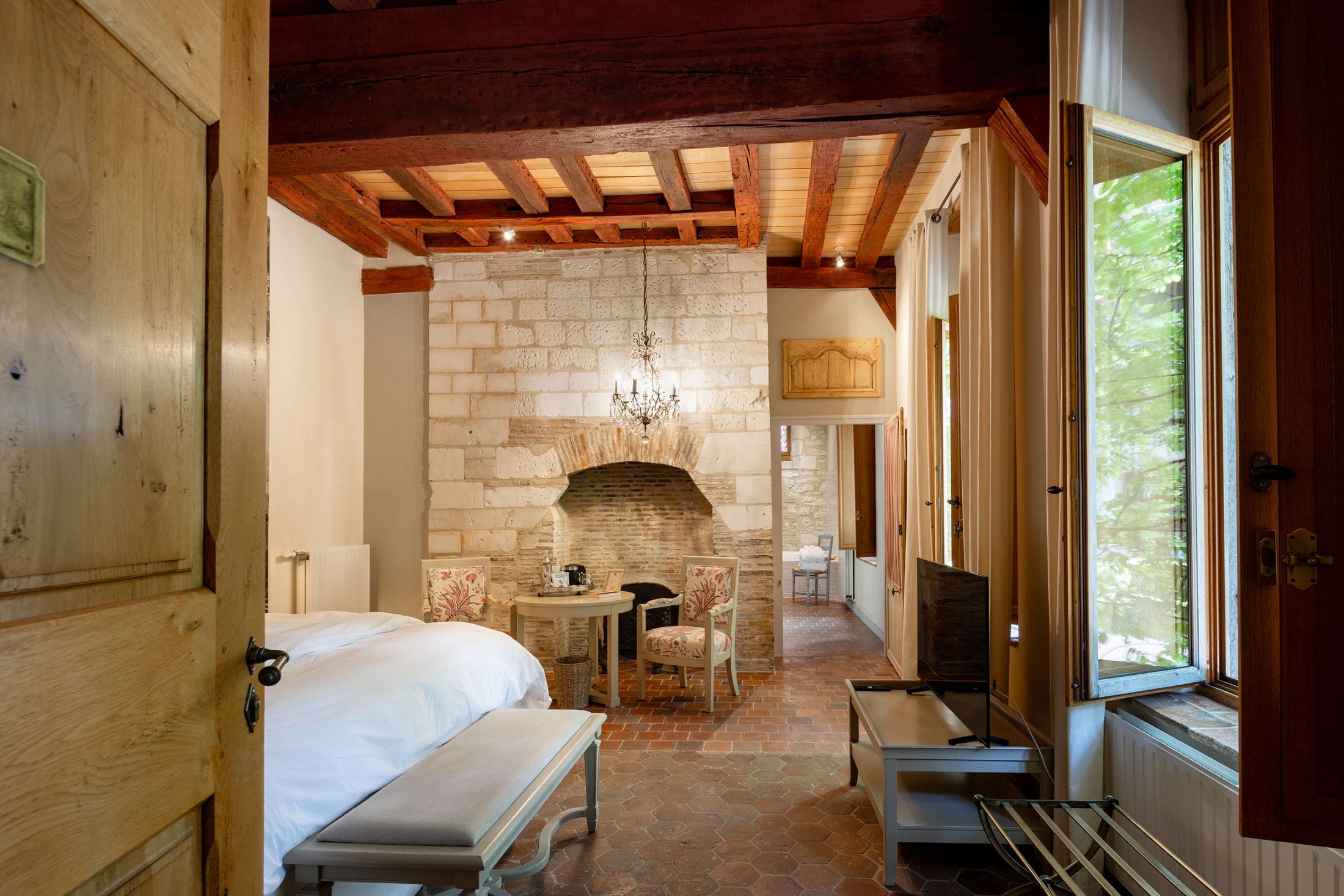 suite signature chevaliers vue d'ensemble chambre 